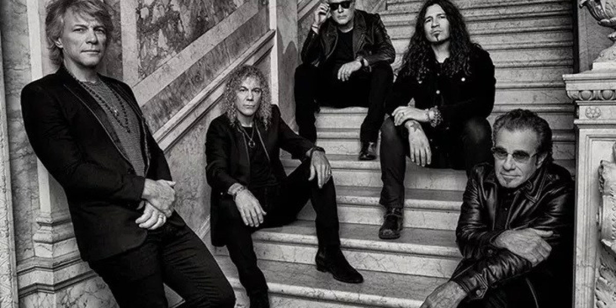 15 Glam Metal Tracks of the 80s You Need to Hear