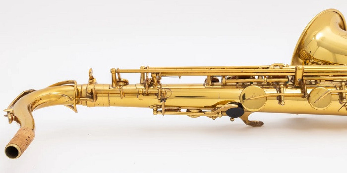 How to Properly Hold and Position the Tenor Saxophone?