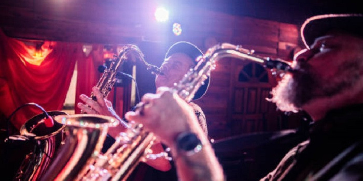 How Can Baritone Saxophone Players Improve Their Tone Quality Quickly?