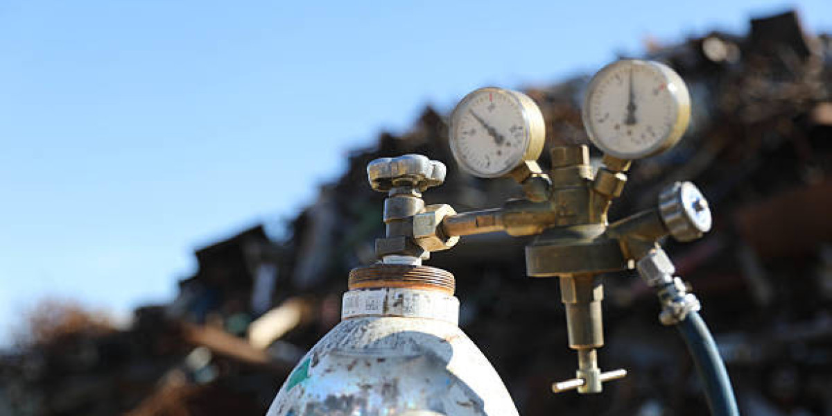 Does Engine Type Affect Fuel Pressure Gauge Use?