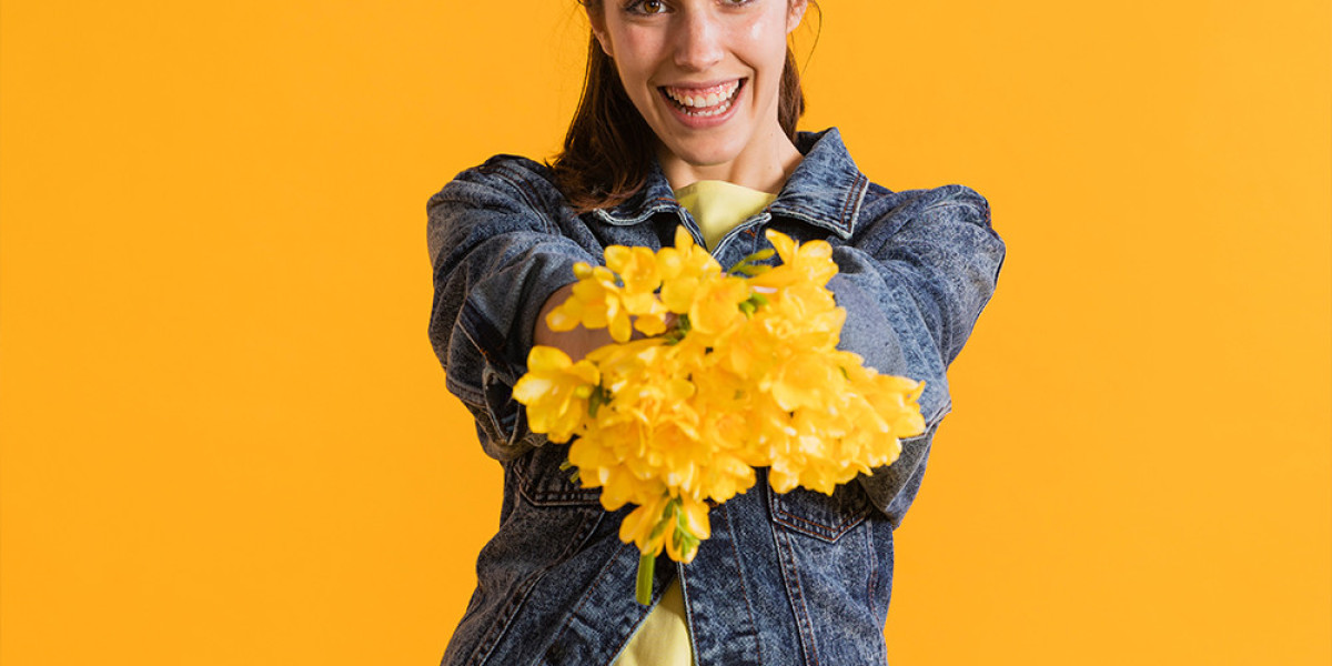 How to Incorporate Seasonal Blooms into Your Home Decor This Fall