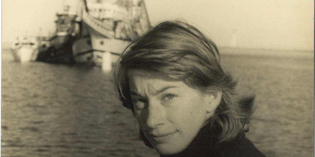 How Did Mary Oliver's Poetry Capture the Beauty of Nature?
