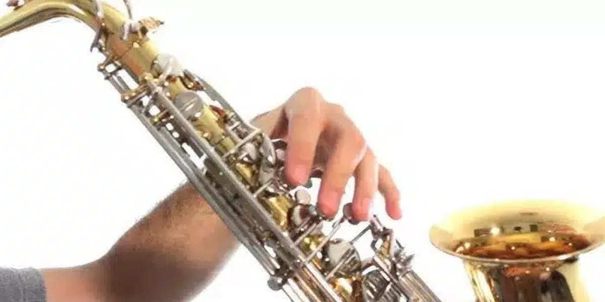How to Hold a Tenor Saxophone: A Comprehensive Guide