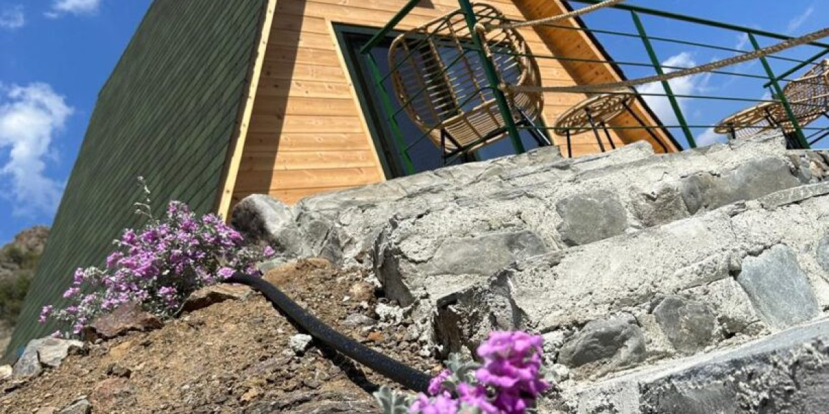 Reconnect with Nature in Cozy Mountain Cabins