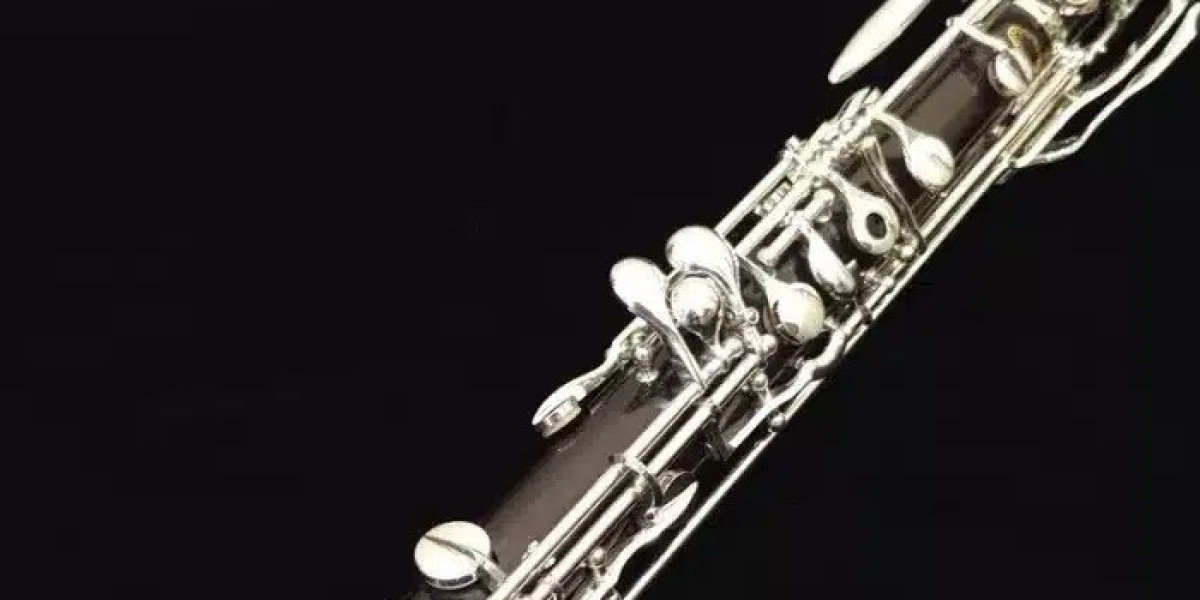 What Is an English Horn? Sound, Structure & Usage