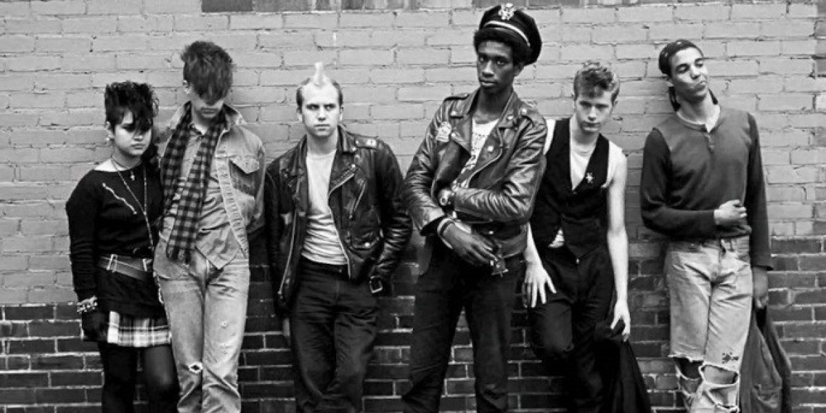 How Did Grunge Music Blend Punk and Heavy Metal Elements?