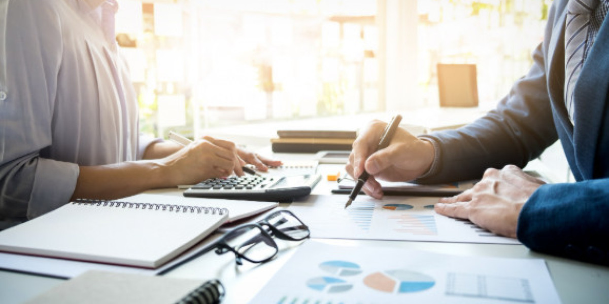 The Role of a Small Business Bookkeeper in Houston’s Growing Business Community