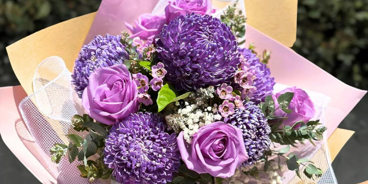 Make Spirits Bright with Same Day Christmas Flower Delivery This Season