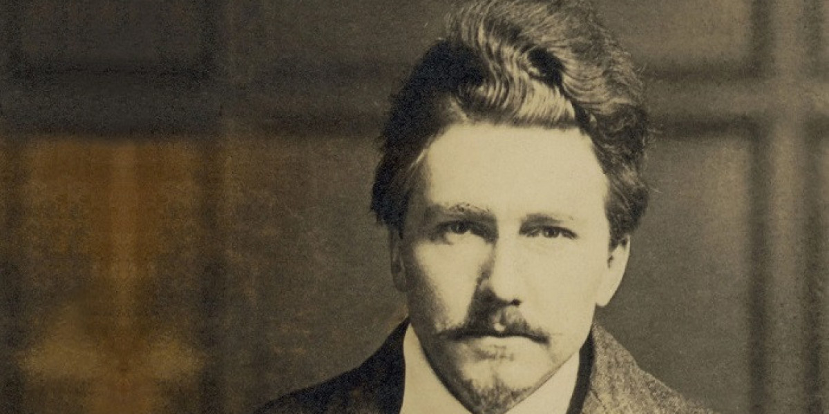Ezra Pound Explained: Poems, Style, and Impact