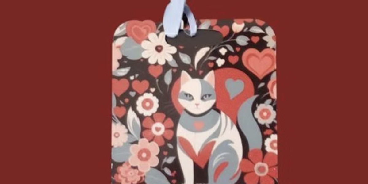 Minimalist Cat Lover Fashion: Subtle Designs for Everyday Wear