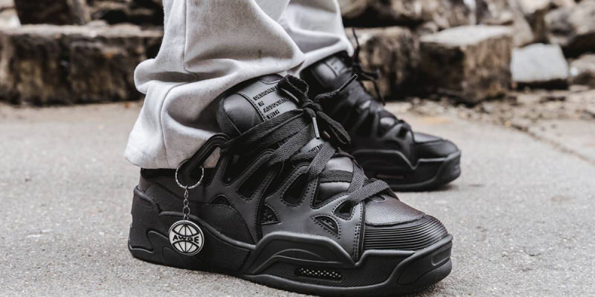 Seasonal Sneaker Trends: What’s Hot This Year for Men and Women