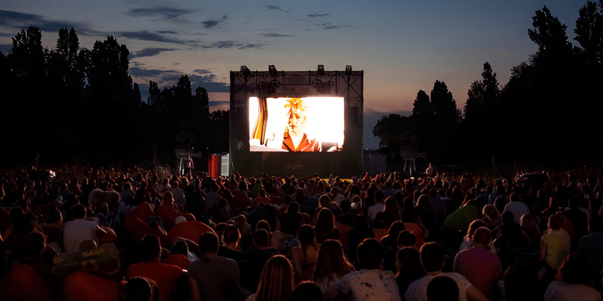 Outdoor Movie Screen Hire In Port Stephens For Night Sky Movies